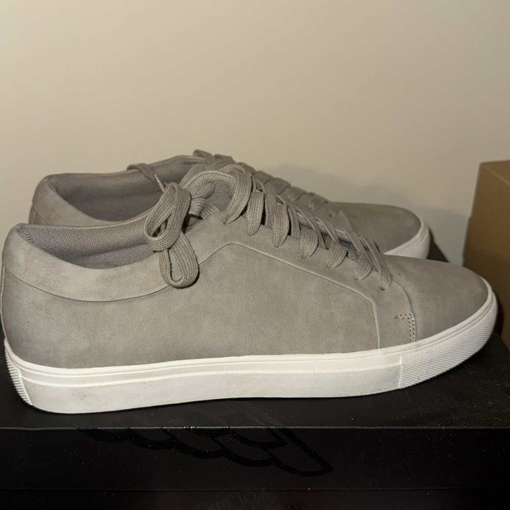 Size 11 Men’s sneakers “Express”